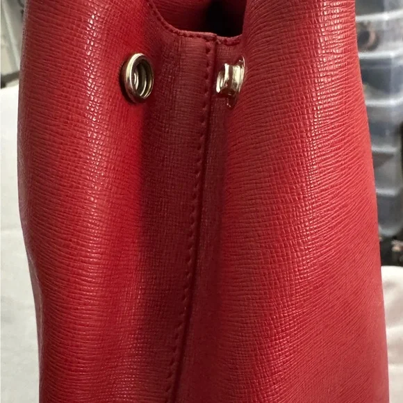 LAST CHANCE Furla Red Tote Bag with Saffiano Leather Finish - Picture 3 of 7